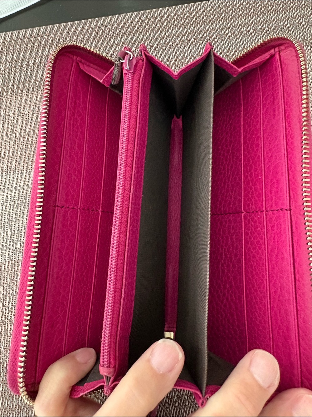 Authentic Gucci Soho Zip Around Long Wallet Pink Pebbled Leather Tassel - Picture 4 of 10